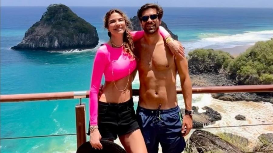 Luciana Gimenez posa ao lado do namorado em Fernando de Noronha. - Reprodução/Instagram.