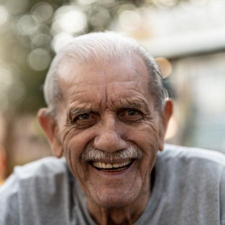 Legendas para fotos com sorriso fazem diferença - iStock