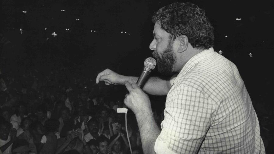 SÃO BERNARDO DO CAMPO, SP, 01.05.1986:Luiz Inácio Lula da Silva discursa para trabalhadores no 1º de Maio (Dia do Trabalhador) em São Bernardo do Campo (SP) - Antonio Carlos Mafalda/Folhapress