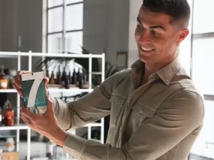 Perfume de CR7 tem nota de 'tempero de feijão' e faz sucesso em Portugal