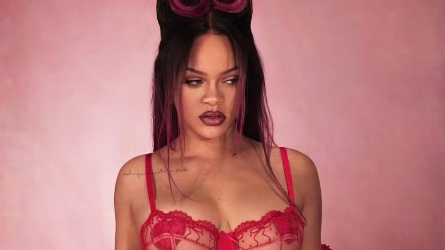 Rihanna posou para divulgar a nova coleção de sua grife Savage x Fenty