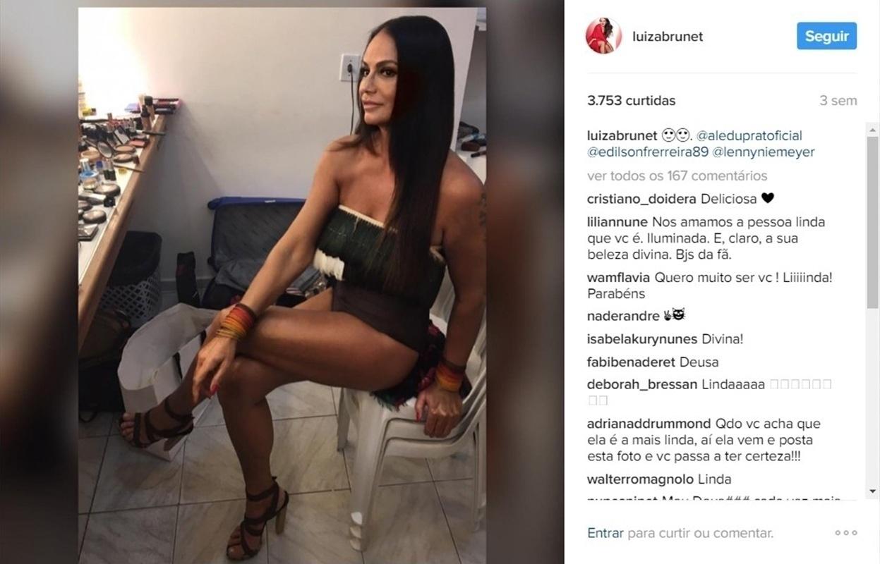 Luiza Brunet posa em bastidores de ensaio - Reprodução/Instagram
