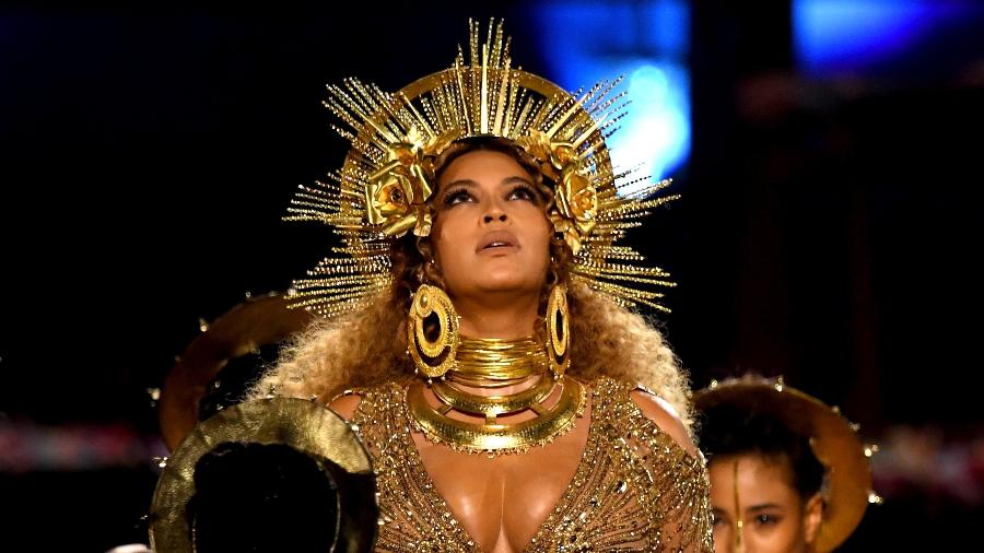 Beyoncé se apresenta no Grammy Awards 2017, em Los Angeles - Getty Images