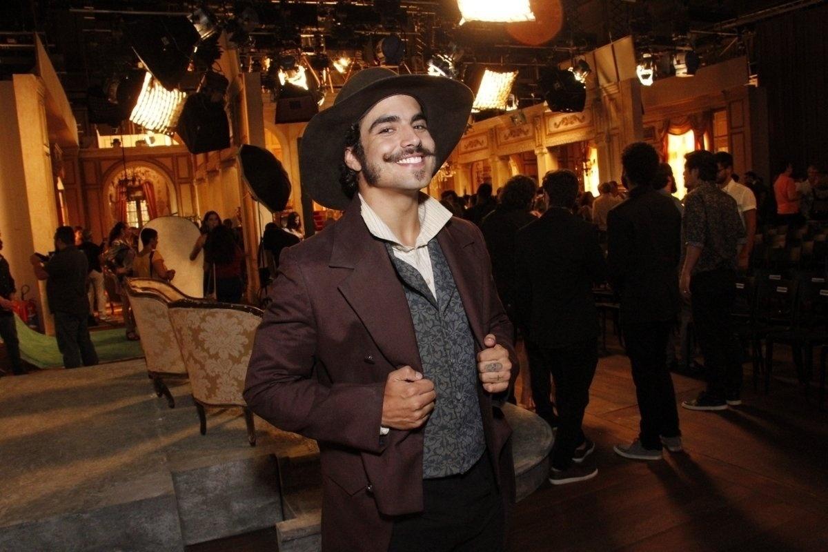 Caio Castro, que viverá Dom Pedro I em "Novo Mundo", posa para fotos no lançamento da próxima trama das 18h da TV Globo - Marcos Ferreira/BrazilNews