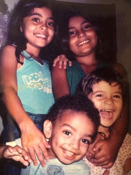 Juliana Paes com os irmãos na infância - Reprodução/Instagram