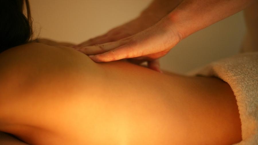 Dúvida que Maria da Paz levantou é comum: a massagem tântrica é erótica? - Liderina/iStock