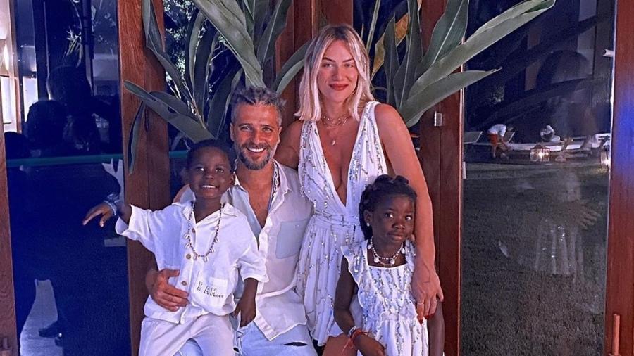 Bruno Gagliasso e Giovanna Ewbank com os filhos, Titi e Bless - Reprodução/Instagram