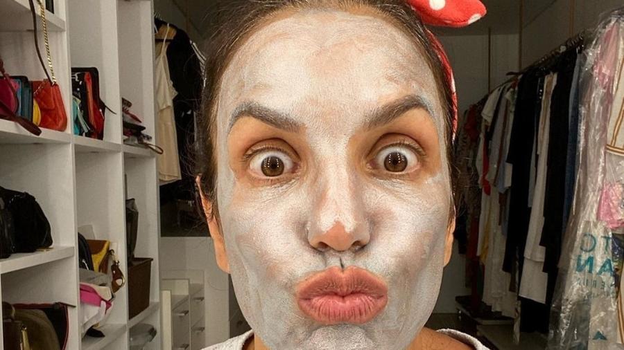 Ivete Sangalo aposta em máscara facial para reforçar os cuidados com a pele na quarentena - Reprodução/Instagram @ivetesangalo