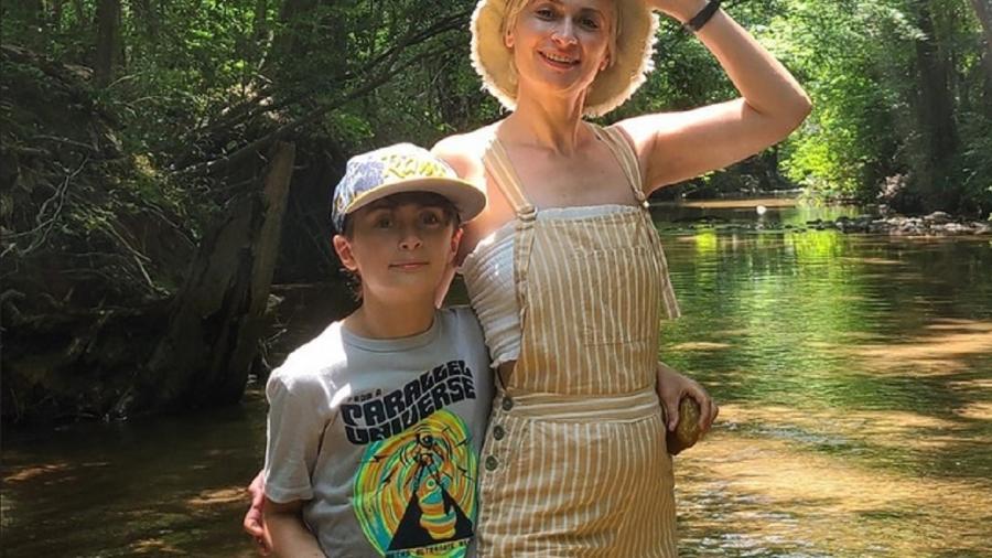 Filho de Halyna Hutchins ficou em estado de choque após morte de diretora - Reprodução: Instagram
