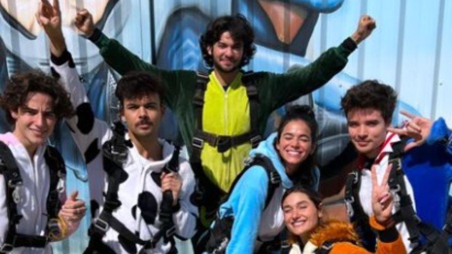 Bruna Marquezine pula de paraquedas com Xolo Maridueña em São Paulo - Reprodução/Instagram