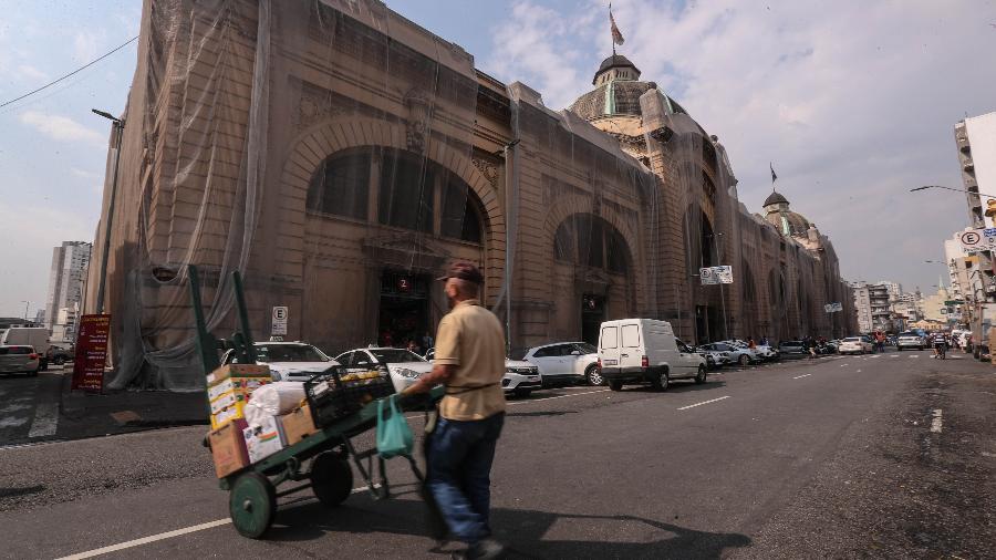 Concessionária que administra o Mercado Municipal iniciou restauro da fachada do local - Werther Santana/Estadão Conteúdo