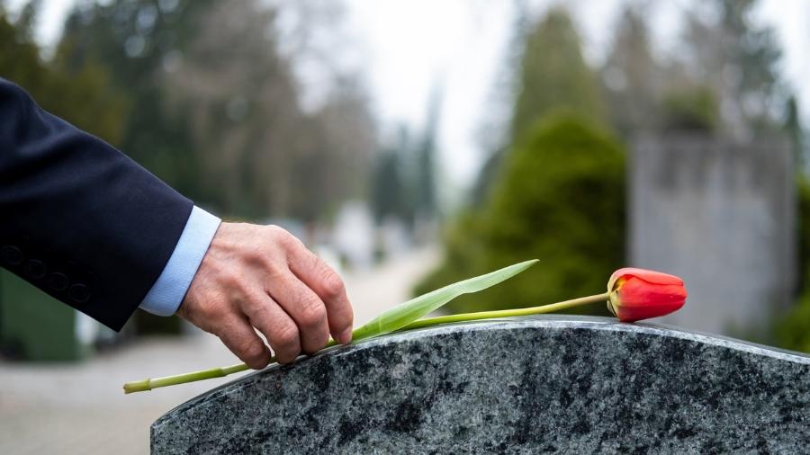 Funeral social custa R$ 566 e pode ser pago em 60 dias - iStock