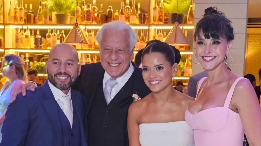 Antonio Fagundes e a esposa no casamento do filho do ator