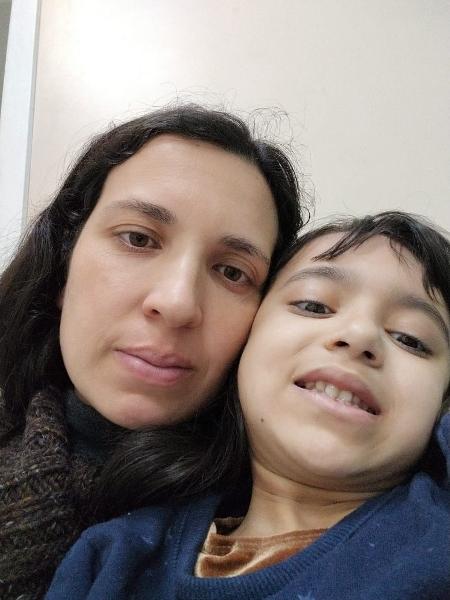 Celina com a mãe Lucinara no hospital em Parobé (RS) Celina com a mãe Lucinara no hospital em Parobé (RS)