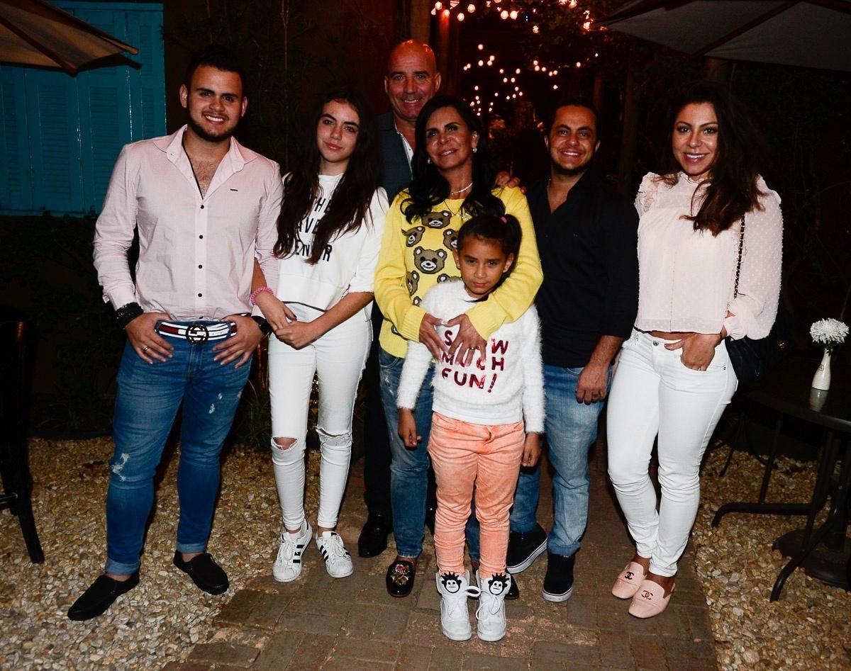 Gretchen reúne a família para comemorar sucesso em clipe de Katy Perry e participação na campanha de divulgação da série "Glow", da Netflix - Francisco Cepeda/AgNews