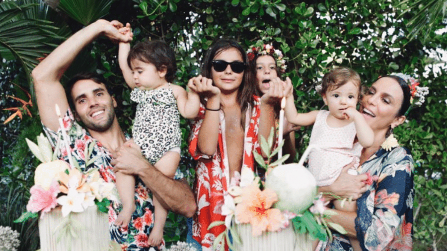 Ivete Sangalo e Daniel Cady comemoram aniversário de Helena e Marina. Marcelo, filho mais velho do casal, também participou da festa. - Reprodução/Instagram