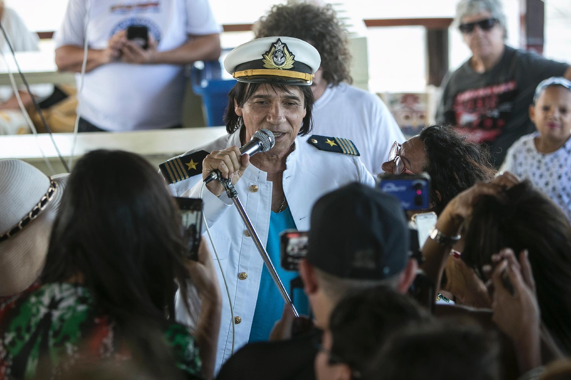 O cover oficial do Rei deixa seus fãs hipnotizados  - Bruna Prado/ UOL