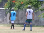 Aos 75 anos, Chico Buarque joga futebol com amigos no Rio - Quem