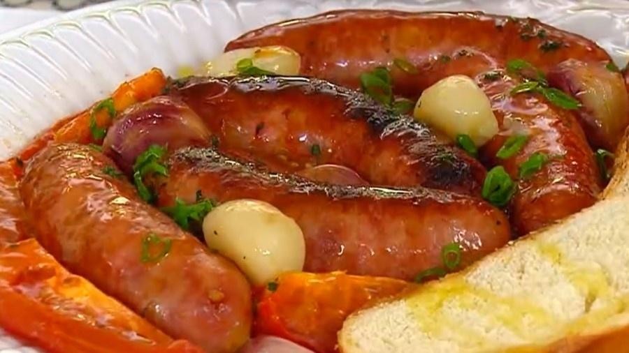 Linguiça ao forno com tomates feita por Ana Maria Braga - Reprodução/TV Globo
