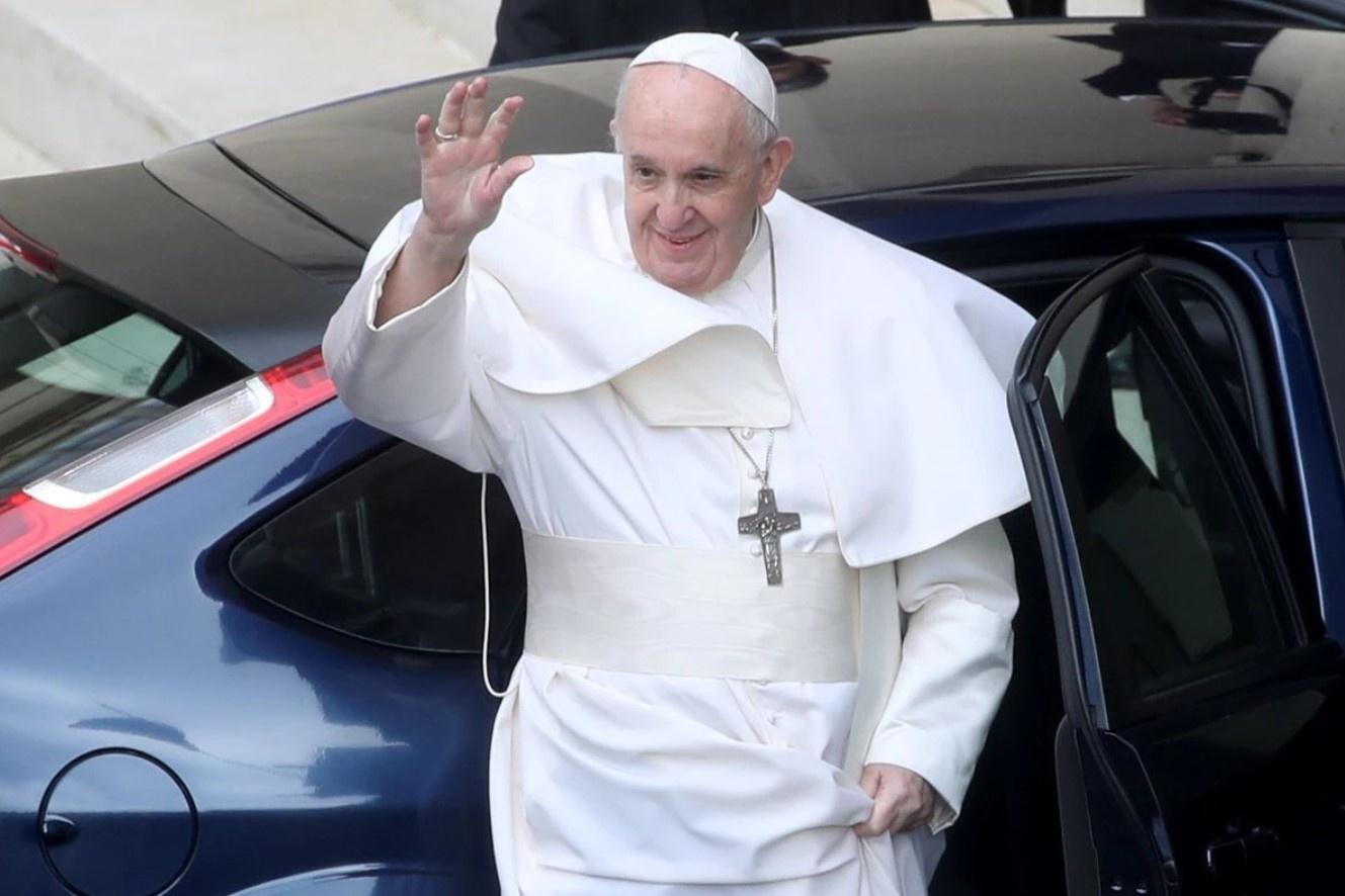 Papa escreveu carta de apoio a jesuíta que defende comunidade LGBT