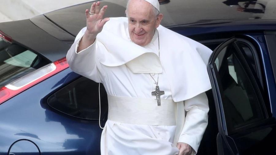 Papa Francisco brincou depois que padre pediu oração pelos brasileiros - REUTERS/Yara Nardi