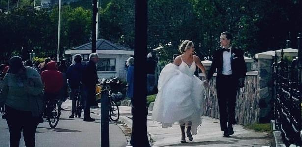 Após incêndio, festa de casamento é salva com a ajuda de amigos e vizinhos - Vimarsana News