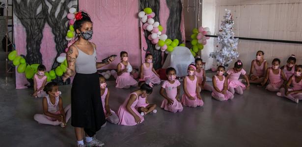 A jovem Luana Melinka Cárcamo Aranda, 22, mantém o projeto de balé Cia Livre de Dança e Cultura no Jardim São Luís, distrito da periferia da zona sul de São Paulo (SP).