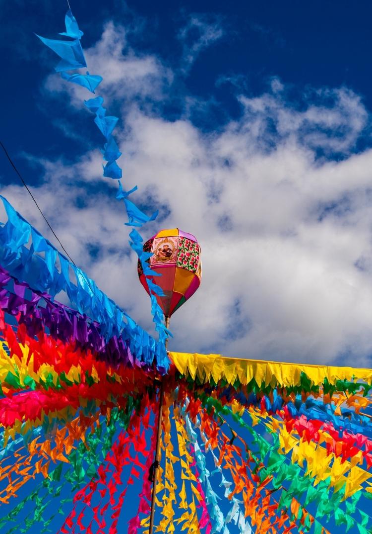 Esse pode: balão decorativo é uma das figuras tradicionais da festa de São João