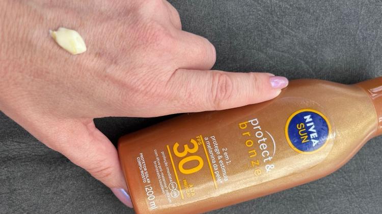 Textura do Protect & Bronze, da Nivea Sun