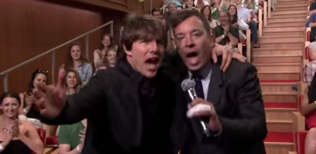 Tom Cruise e Jimmy Fallon se divertem em batalha de dublagem do "Tonight Show