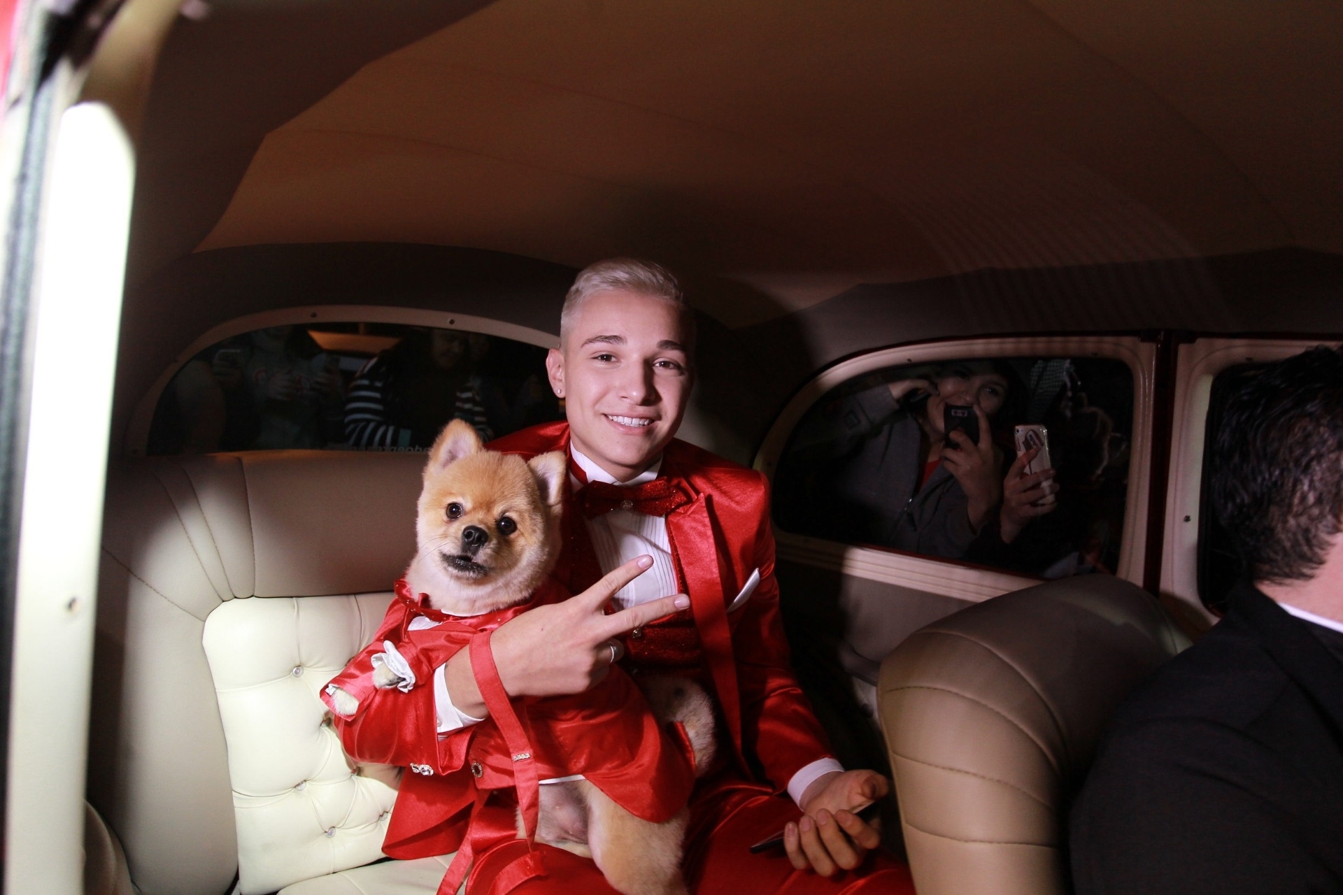 18.mai.2018 -  MC Gui chega no Via Matarazzo, em São Paulo, para comemorar seus 18 anos - Francisco Cepeda/AgNews