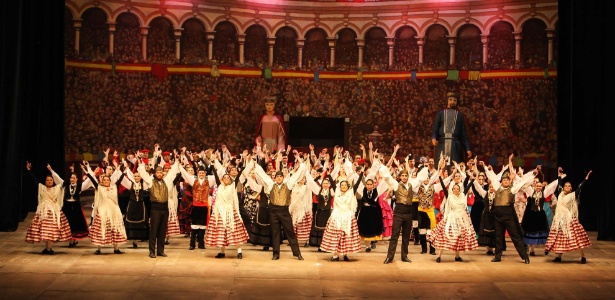 Grupos folclóricos que se dedicar a manter a cultura dos povos que desembarcaram no  Paraná ganham os palcos do Teatro Guaíra - Divulgação