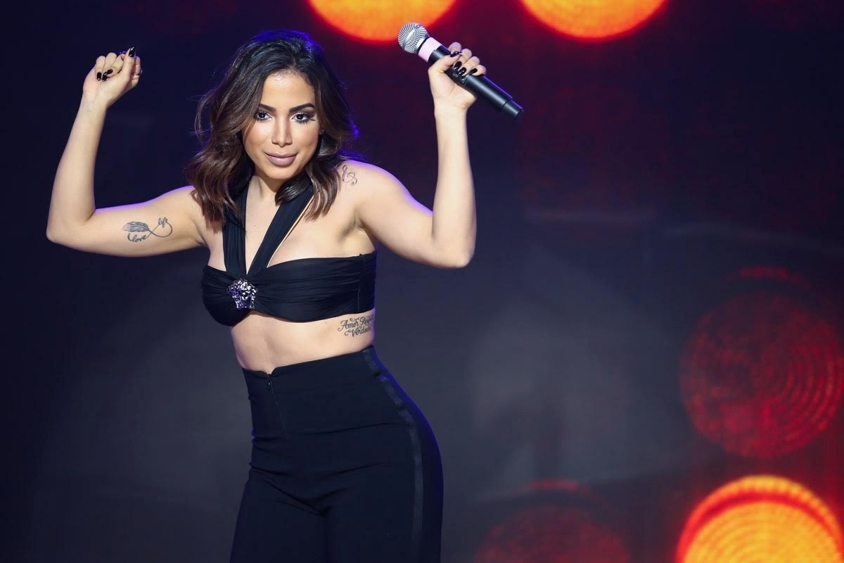 4.nov.2016 - Anitta canta seus sucessos no primeiro dia da 19ª edição do Teleton - Manuela Scarpa /Brazil News