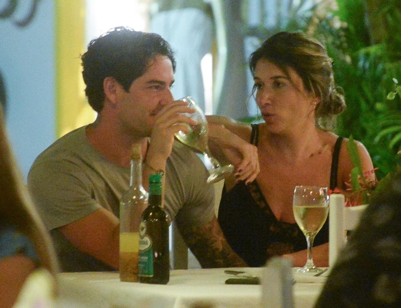 Alexandre Pato e Receba Abravabel vão passar juntihos a virada do ano em Trancoso (BA) - Francisco Cepeda/AgNews