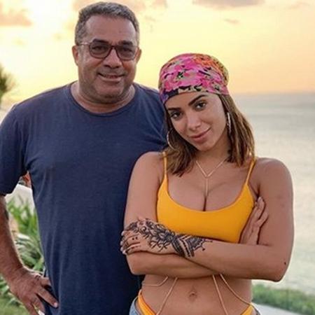Anitta com o pai, Mauro, em Bali - Reprodução/Instagram