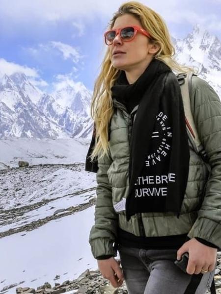 Na estreia de seu blog, Karina Oliani conta os desafios para escalar o K2, montanha mais perigosa do mundo - Reprodução do Instragram @karinaoliani