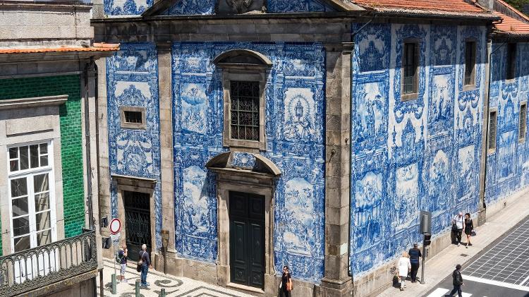 Os azulejos da Capela das Almas - Associação de Turismo do Porto e Norte - Associação de Turismo do Porto e Norte
