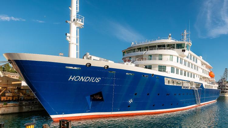 Navio da Oceanwide Expeditions chega ao porto de Hansweert, na Holanda, proveniente da Antártida - Divulgação
