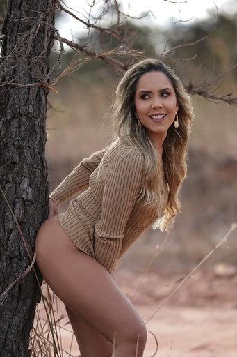 Renata Frisson posa para ensaio nu com o tema 'dama do Cerrado' - Divulgação/ Hay Torres