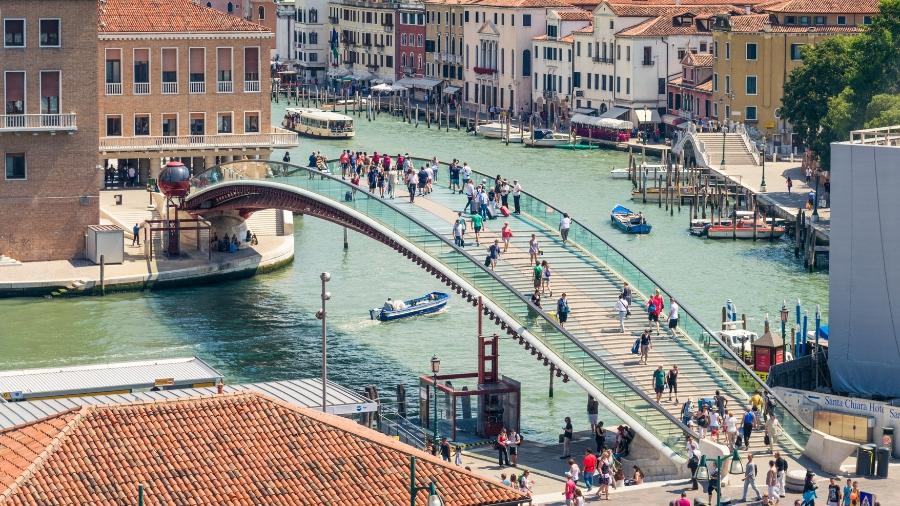 Ponte da Constituição, em Veneza, terá piso trocado após escorregões e acidentes  - Getty Images/iStockphoto