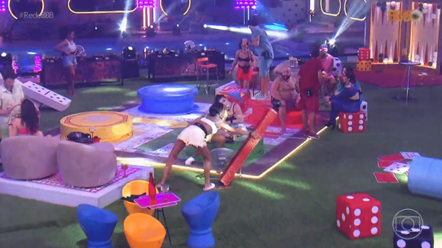 BBB 22: Brunna Gonçalves derruba câmera na festa Jogos - Reprodução/Globoplay