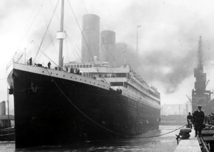 O Titanic partiu em sua viagem inaugural de Southampton ao meio-dia em 10 de abril de 1912 - Getty Images - Getty Images