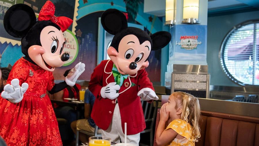 Os encontros com os personagens fazem parte da mágica da Disney para os pequeninos. Como encontrá-los? Veja neste guia