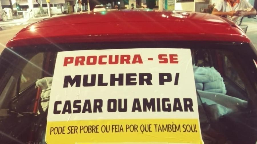 Anúncio colocado em carro por vendedor de Vila Velha (ES) - Arquivo Pessoal