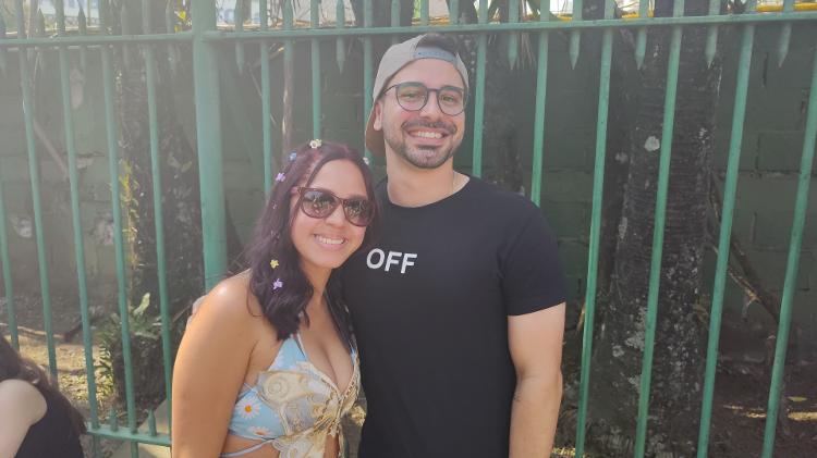 Isabela e Daniel, fãs de Mariah Carey, em fila para o show em SP