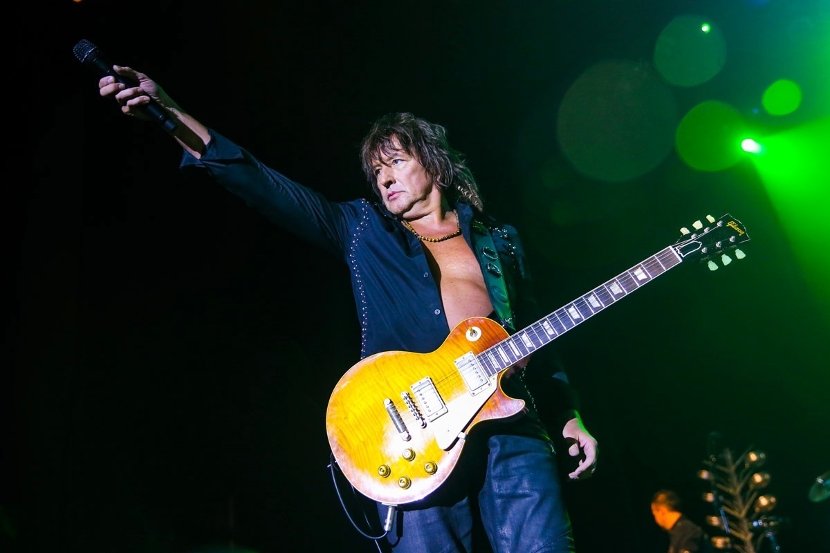 8.jul.2016 - Aos 56 anos, o ex-guitarrista do Bon Jovi Ritchie Sambora em festival de blues em São Paulo. O músico já lançou três álbuns solo, o mais recente é de 2012, "Aftermath Of The Lowdown" - Brazil News