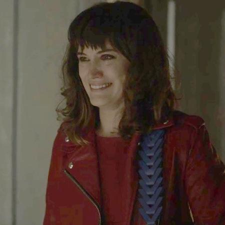 Clara se emociona ao reencontrar o avô em "O Outro Lado do Paraíso" - Reprodução/GshOw - Reprodução/GshOw