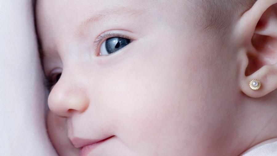 Antes de furar a orelha do seu bebê, confira estas orientações - Getty Images