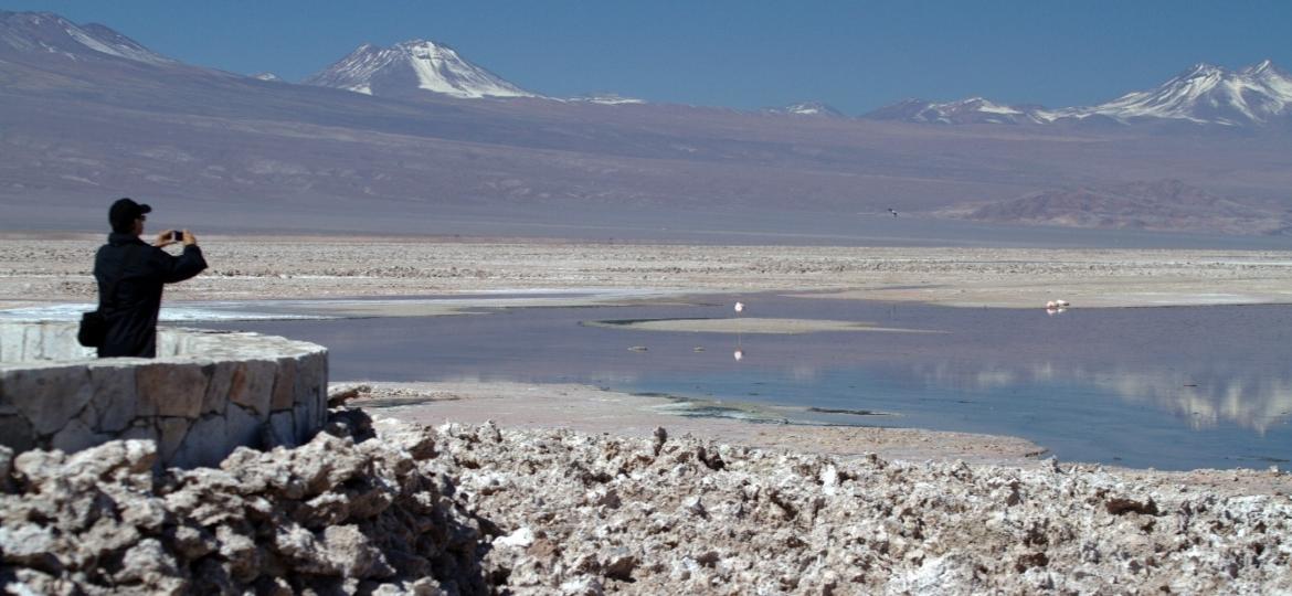 Salares do Chile, como o do Deserto do Atacama, são atrações naturais da região e fontes de energia para o país - Eduardo Vessoni/UOL