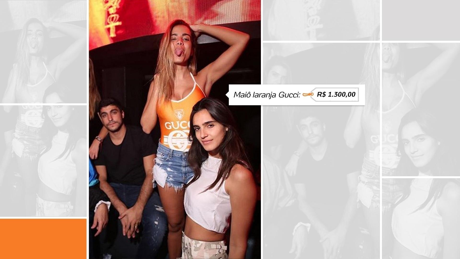Anitta já deu provas de que é adora body e maiô para usar com shorts. Esse laranja de Gucci custa na casa do R$ 1.300,00. - Reprodução/Instagram/Arte UOL
